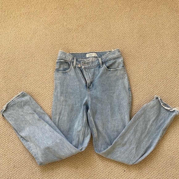 Abercrombie & Fitch The 90s Straight Ultra High Rise - Picture 3 of 3